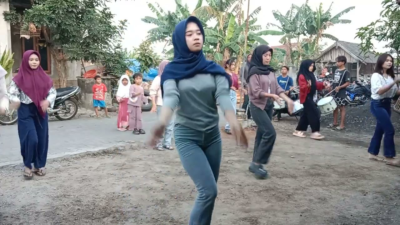 Goyang Heboh versi mayoret cantik, Nirwana drumband, terbaru 2025.