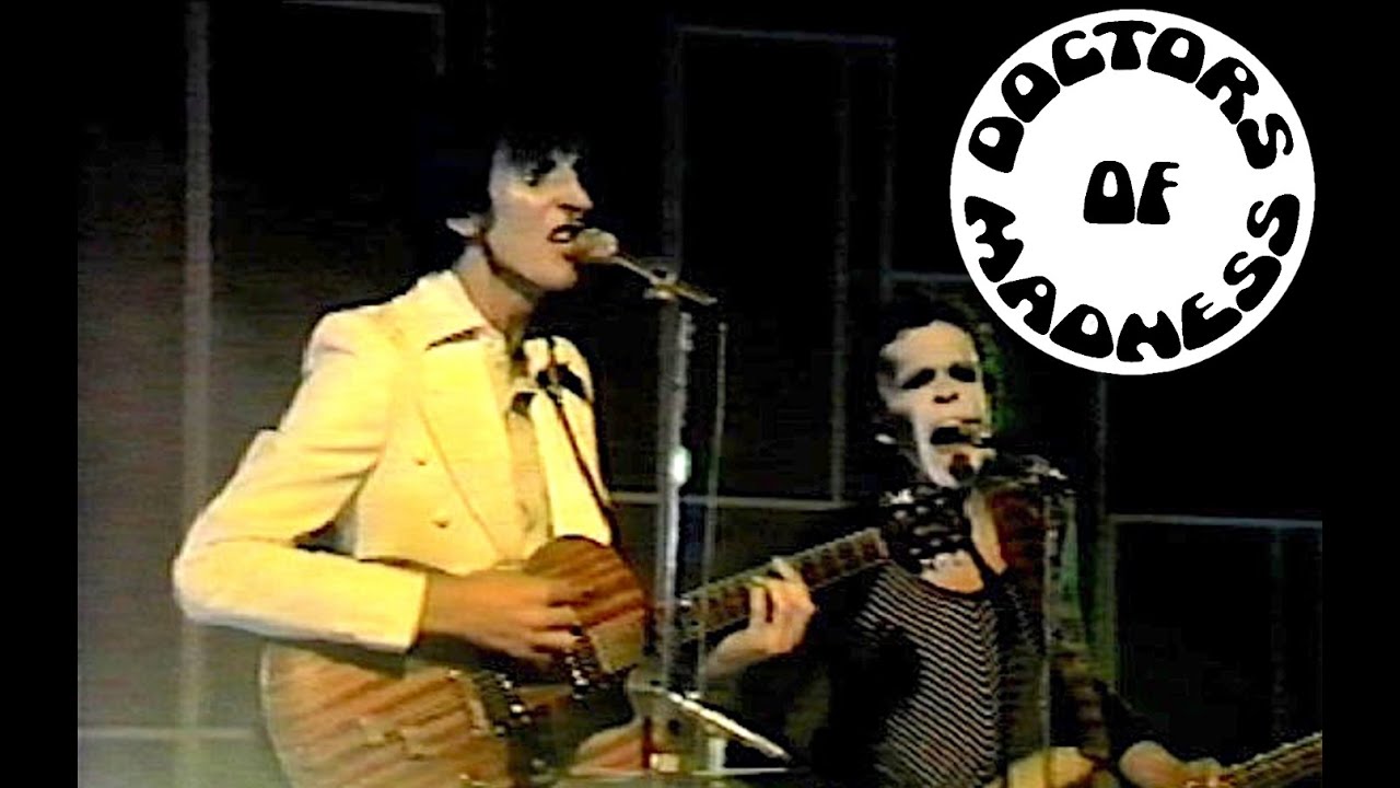 Guarda Doctors of Madness perform 'Doctors of Madness' live on the 'Twiggy Show'. #music #video #live su YouTube Guarda Doctors of Madness perform 'Doctors of Madness' live on the 'Twiggy Show'. #music #video #live su YouTube