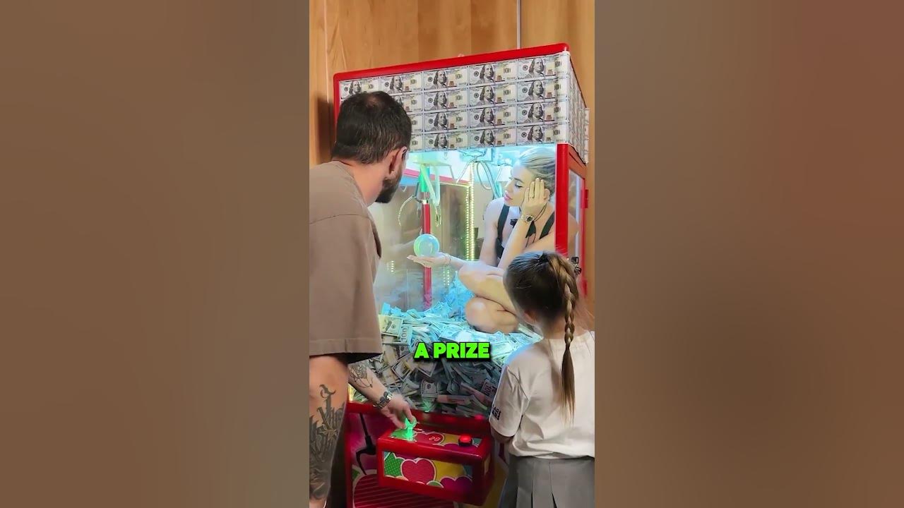 This Man Outsmarted a Claw Machine!😂