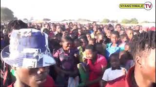 GUDE GUDE MSANII WA KISUKUMA WMENYE MVUTO WA AINA YAKE WATU WAKANYAGANA KUINGIA WAWANJANI  Video