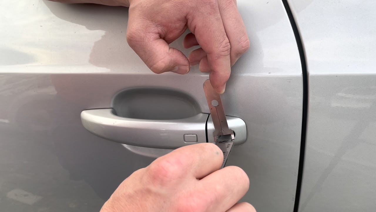 Auto öffnen - Audi A4 neues Model Bj. 2014 - Schlüssel liegt im Auto 