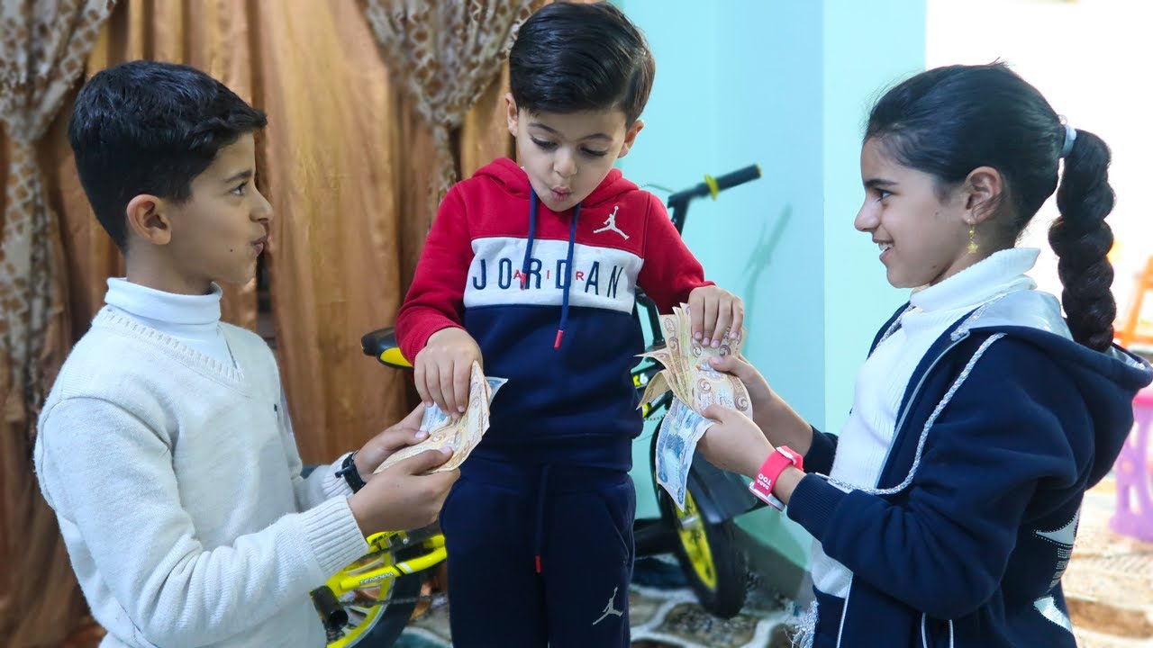 يتبرعون بأموالهم لأخوهم !!