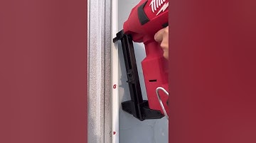 bắn đinh ốp điện vào tường