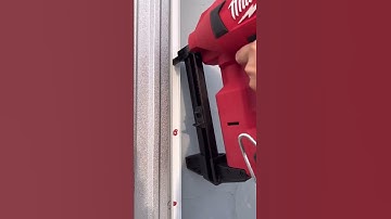 bắn đinh ốp điện vào tường