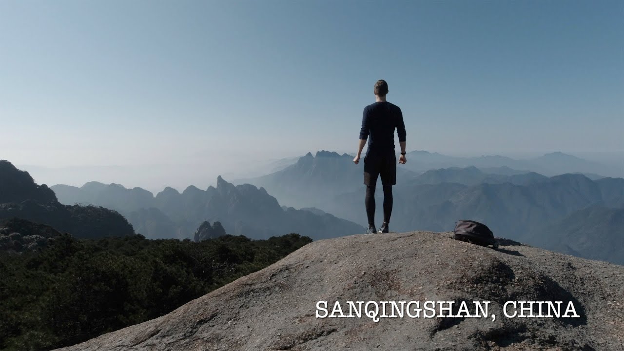 Hiking Sanqingshan (China) in the winter. December 2020