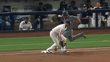 ARI@SD: Padres challenge safe call at first base