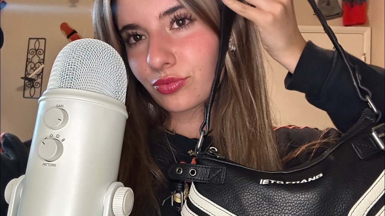 [ASMR] WHATS IN MY BAG 👜