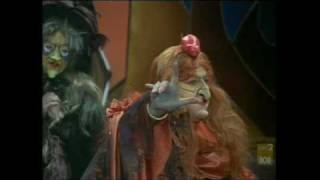Video thumbnail of "Mama Cass sings in Pufnstuf (1970)"