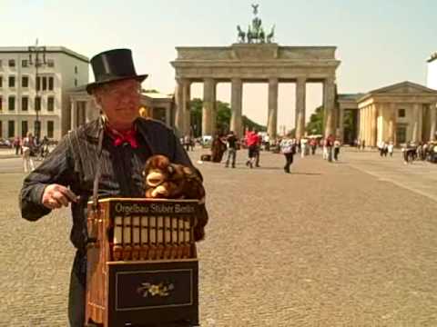 Darryl plays his Drehorgel in Berlin , Germany