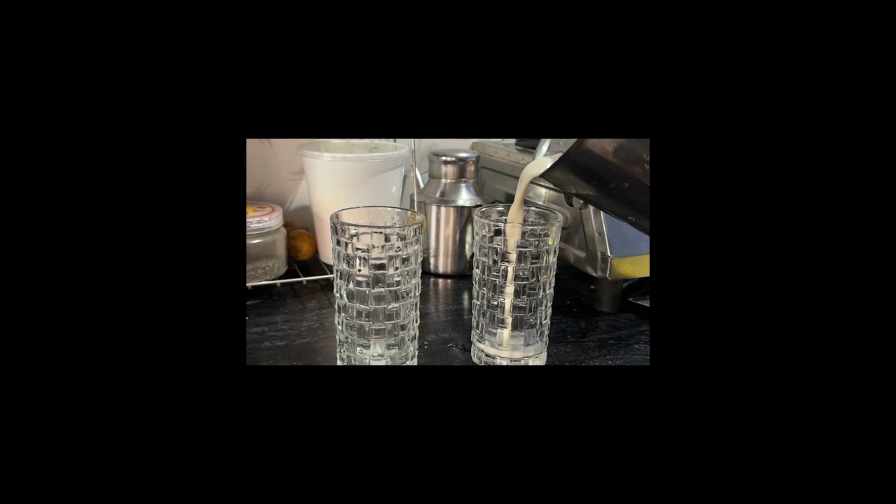 Banana milkshake 🥰