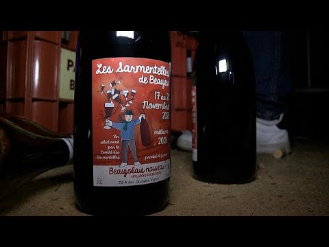 شاهد فرنسا تحتفل بيوم نبيذ بوجوليه نوفو بعد غياب فرضته الجائحة