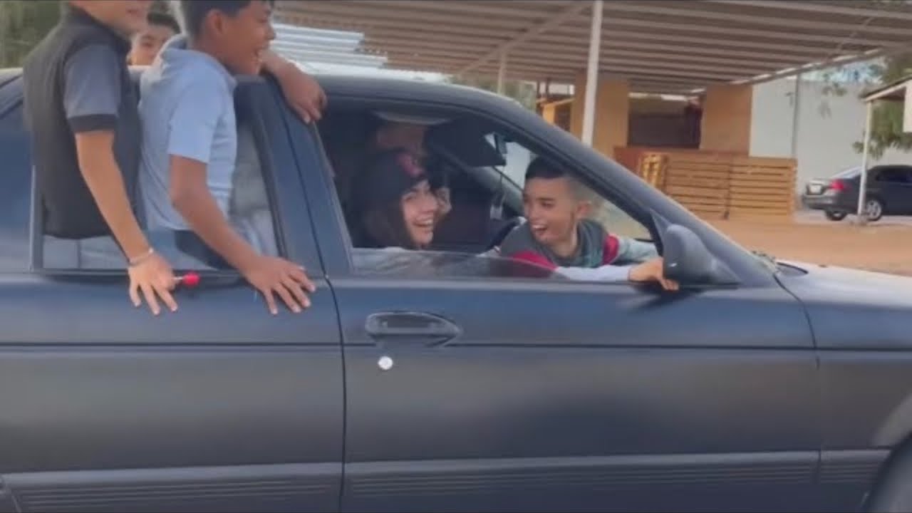 Llevé a los soñadores a pasear en mi Tsuru y Willy se enamoró de mi