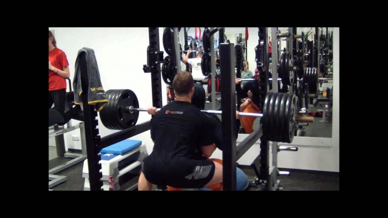 Bodyworld presents with Igor Illés ....Legs Training