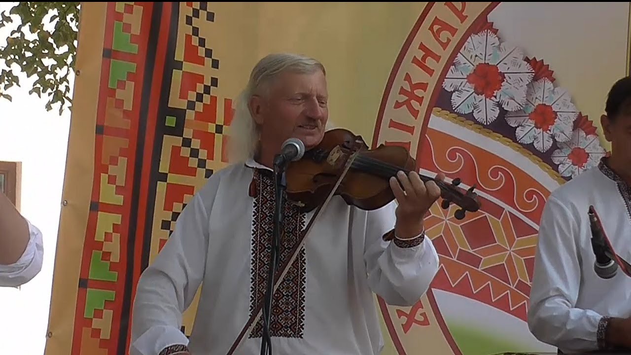 Троїсті музики с. Спас Горішнє на фестивалі гуцулів в Коломиї 2017