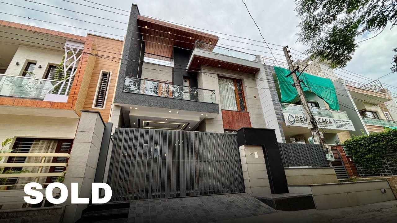 150 Gaj House With beautiful interior design work and 2 Car parking | 27x50 House design 4 Bedrooms