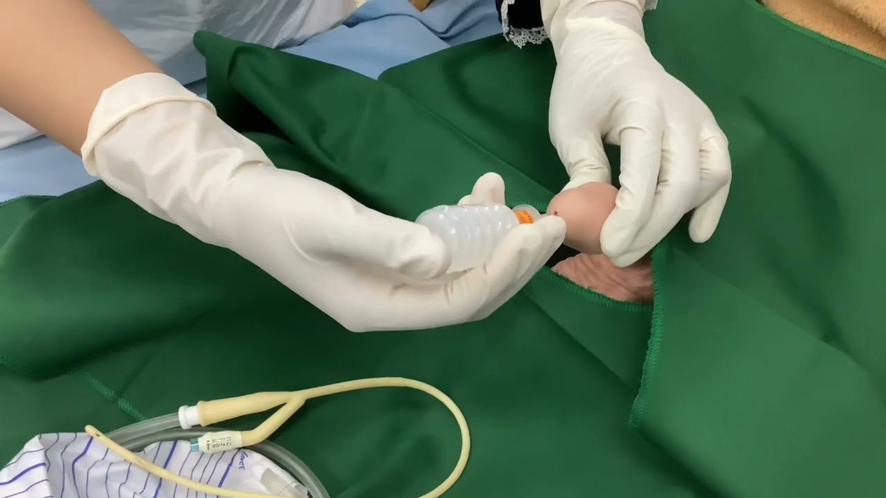 Praktikum Mandiri Pemasangan Kateter Urin | Performed by kelompok 3 & 4