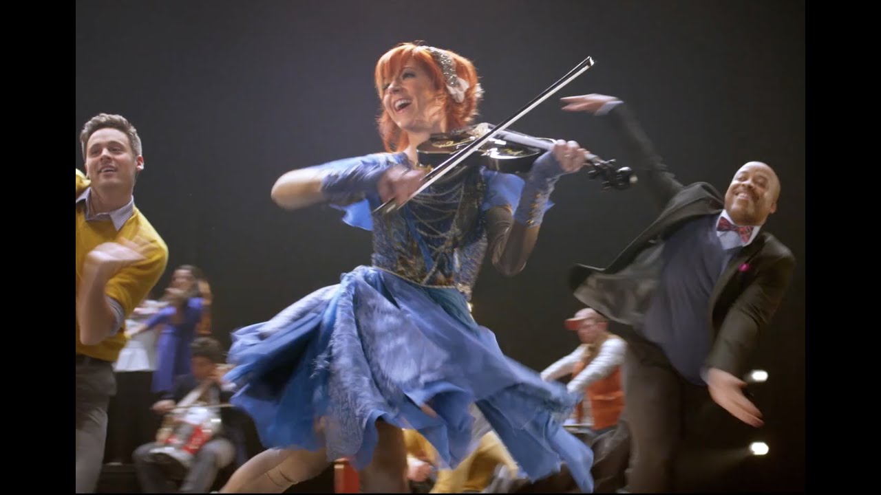 Violin dancing. Линдси Стирлинг Трансценденс. Lindsey Stirling Waltz. Lindsey Stirling - Snow Waltz. Lindsey Stirling hot.