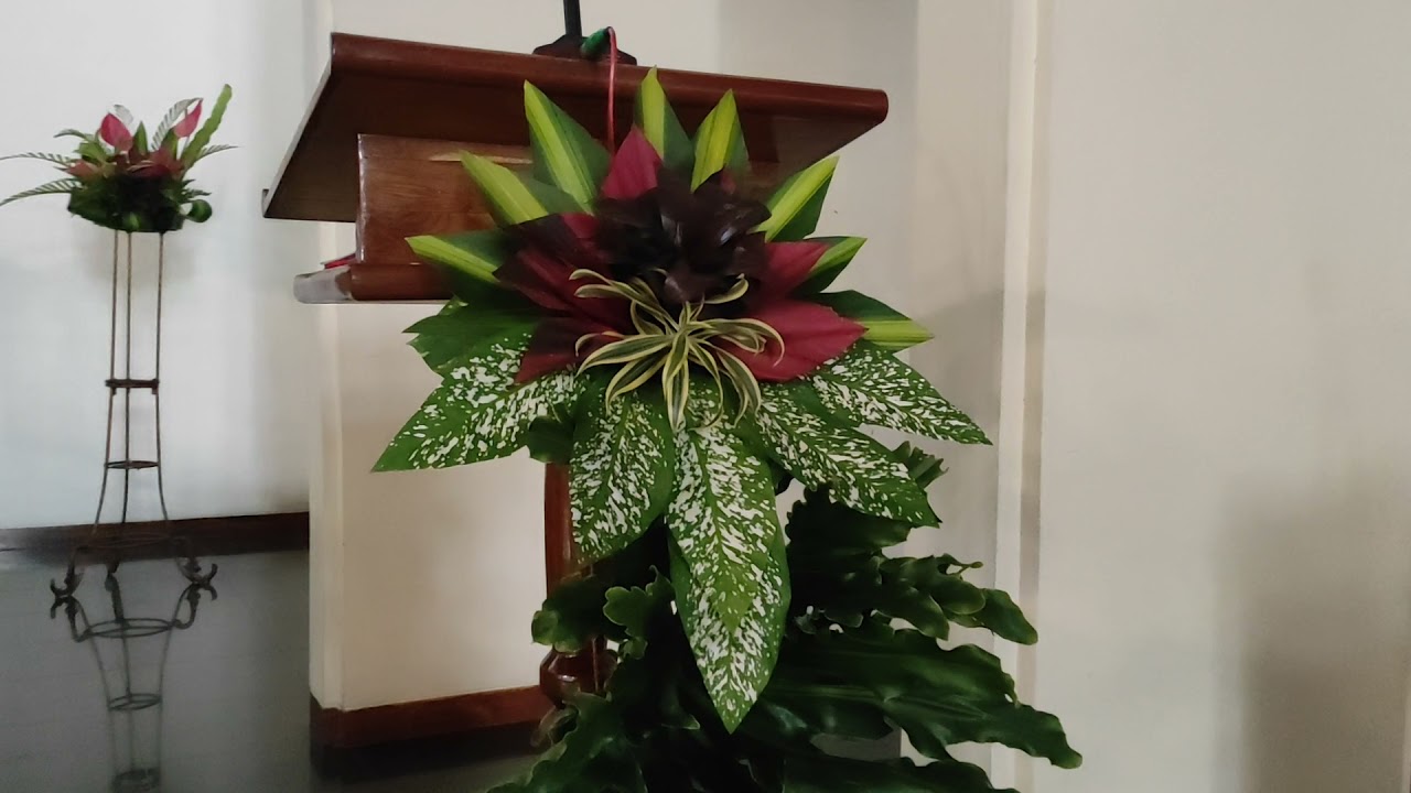 Rangkaian Bunga Dekor Gereja Hati Kudus Yesus Tasikmalaya