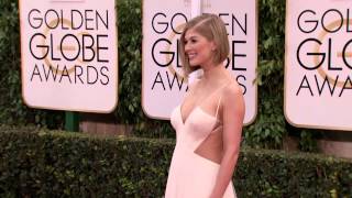 rosamund pike golden globes dress