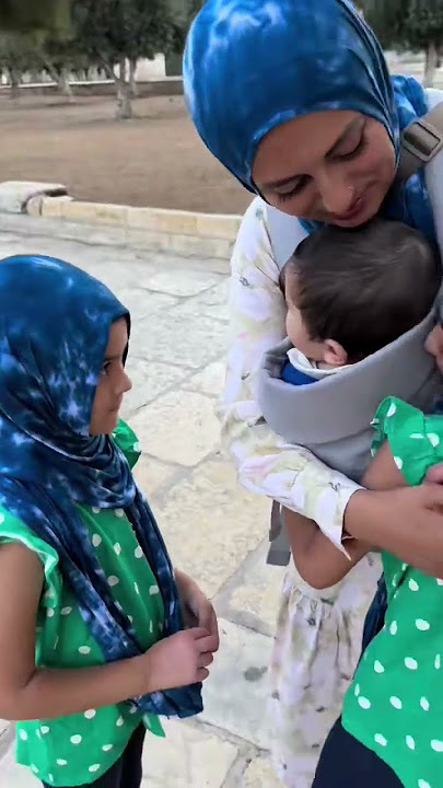 Daughter CRIES seeing Al-Aqsa