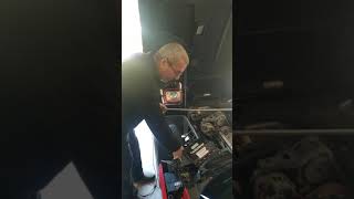 Goose-Gripβ’ Mechanic's Worklight demo on a Corvette