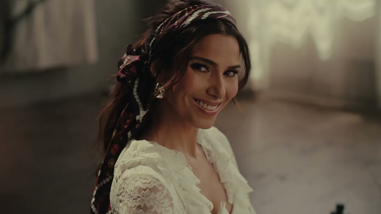 Roselyn Sánchez - Cuando Estoy Contigo (Video Oficial)