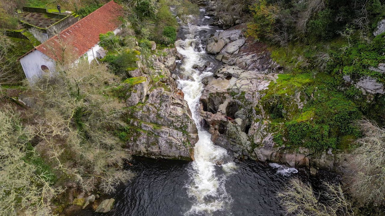 FERVENZA DA PENEDA - RÍO ARNOIA  a vista de dron