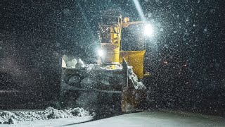 El Niño Winter Storm versus 40 Year Old Airport Blower (biggest storm yet)