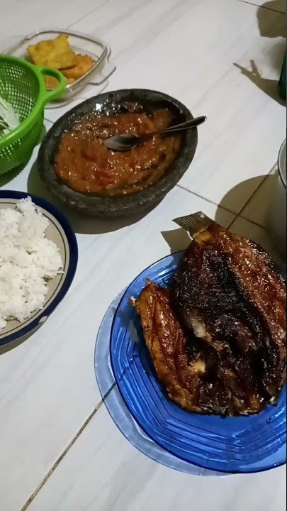 makan ikan bakar