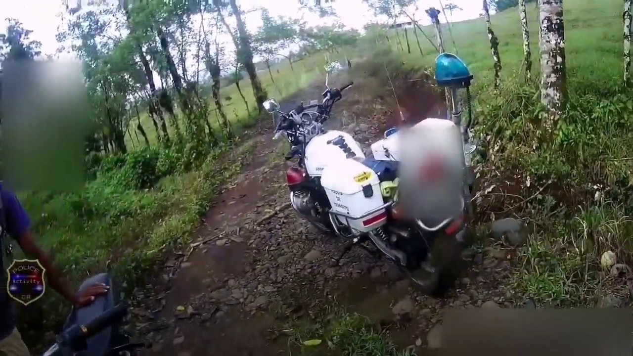 Policía da Seguimiento en móvil y a pie en la Zona de San Carlos