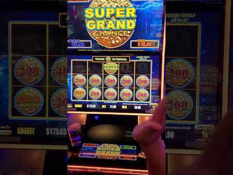 Gold Coast Hotel Casino Las Vegas Random Slot Play - Some Complaining Some Winning - Cash or Crash