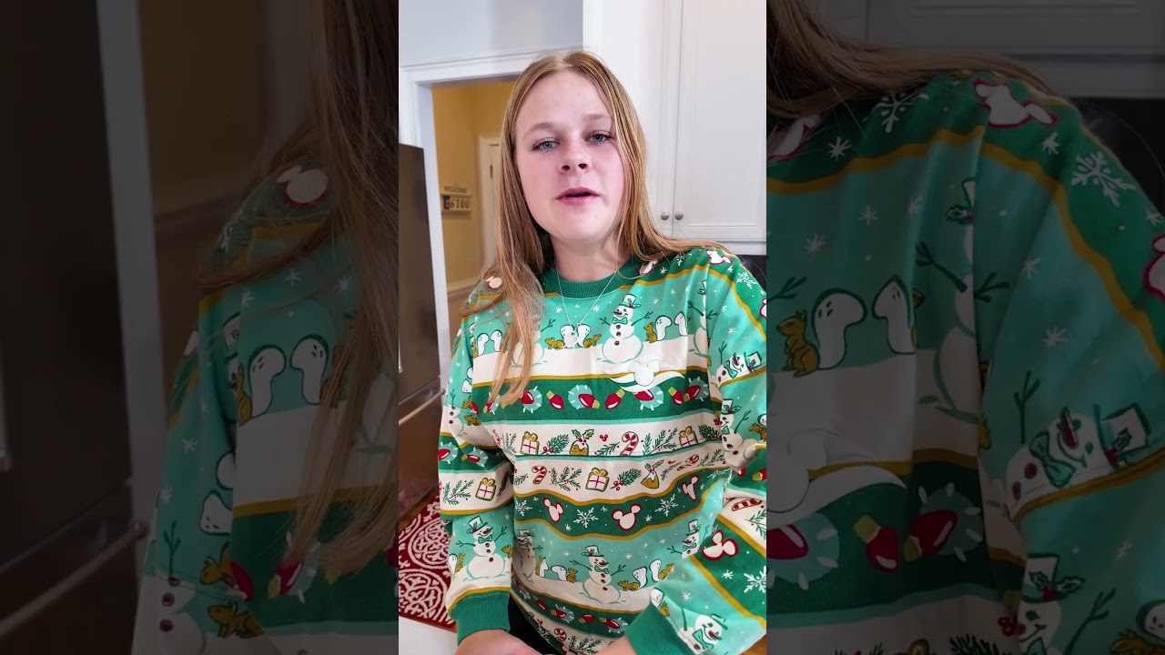 Assistant makes DIY Santa's Reindeer Christmas Rice Crispy Treats #FamilyFun #DIYHolidayTreats