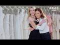 俳優のエマ・ロバーツが結婚！ アンティーク愛の詰まったウエディングドレスができるまで。| Final Fitting | VOGUE JAPAN