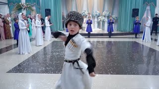 Красивый Танец Чеченских Детей на Свадьбе. Видео Студия Шархан