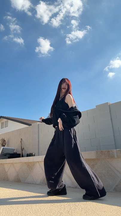 ‘swimming pools’ tiktok dance challenge | dc: @xeexinxakk