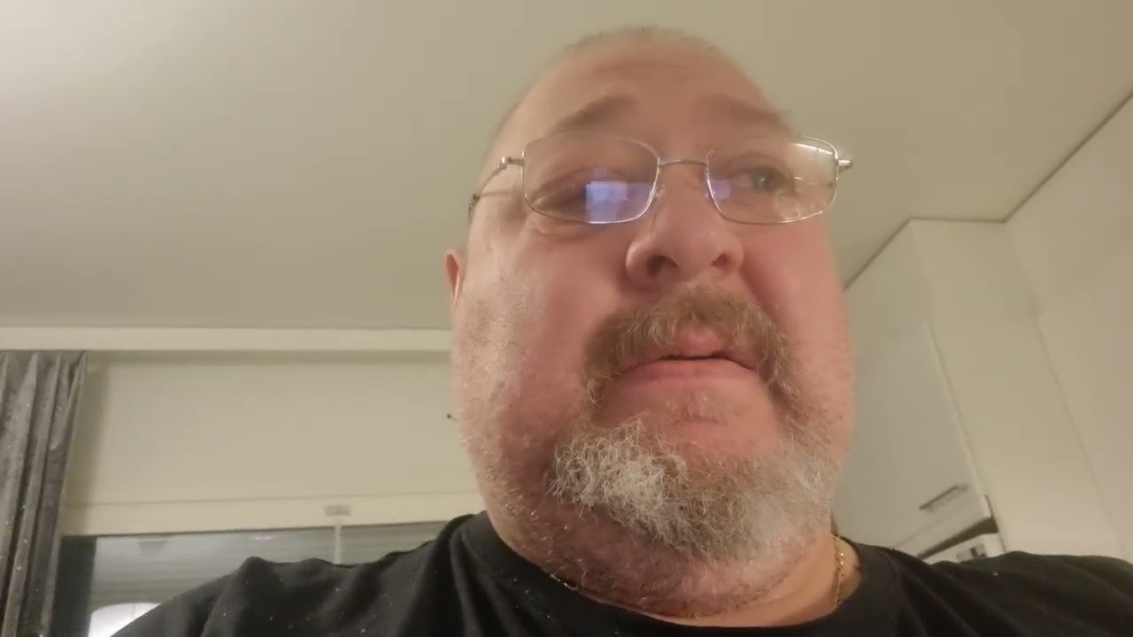 Ranskikset ja makkarat. Jo maistuu.