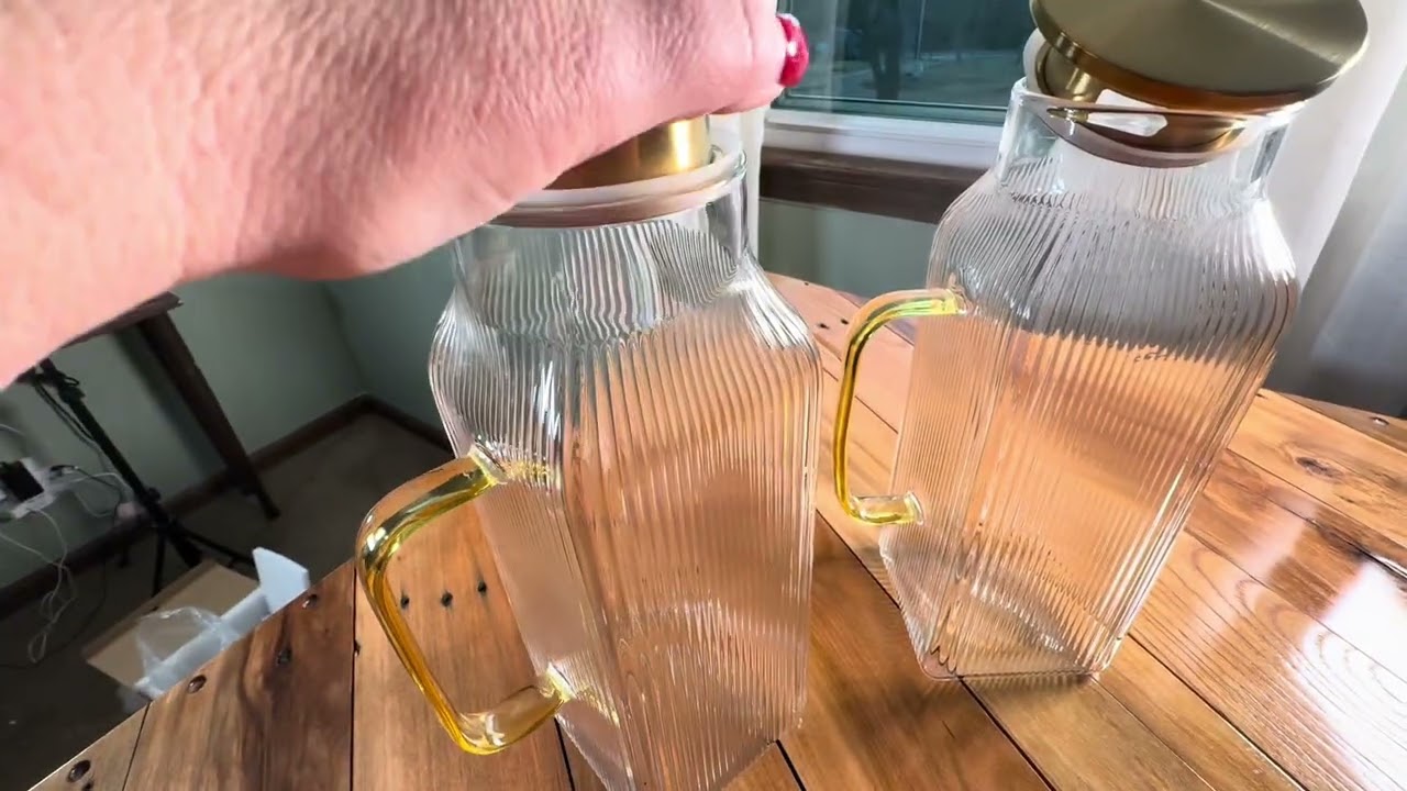 Get Prepared for Your Sunday Brunch With 2L Glass Pitchers