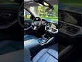 Hay autos que en un par de segundos ya te dicen un montón.Este BMW 330i es uno de esos.