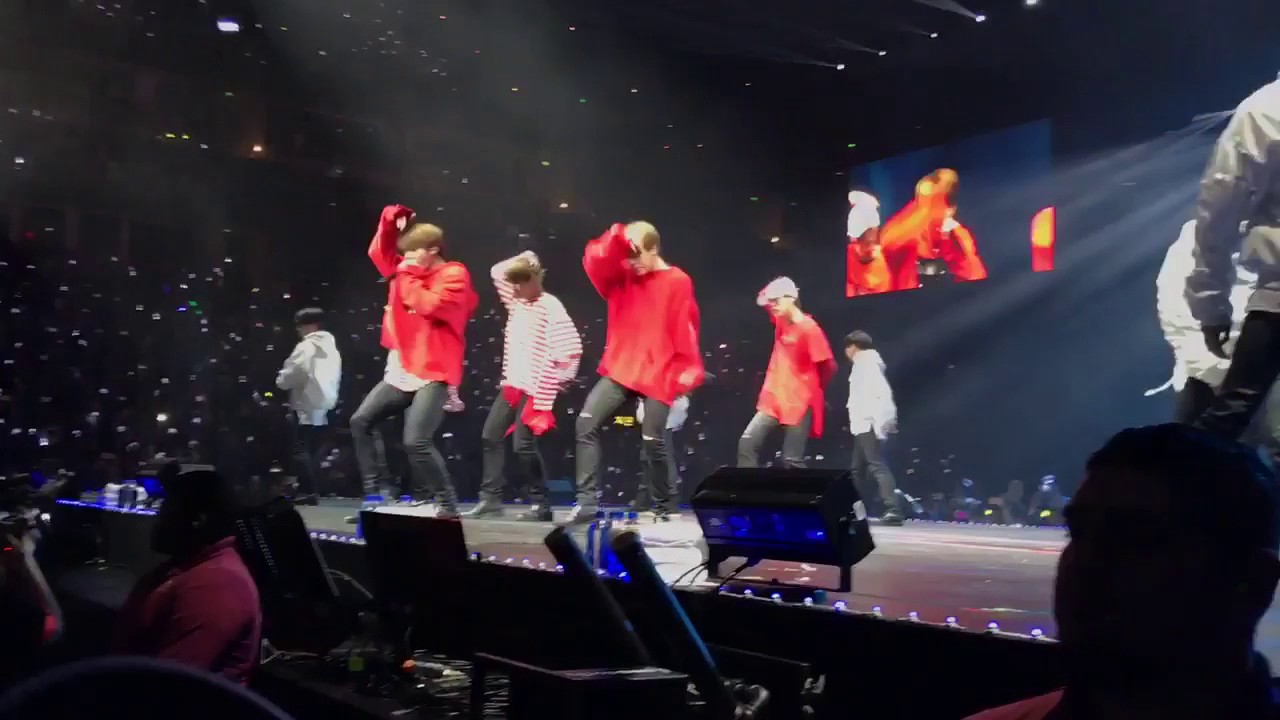 [170401] BTS The Wings Tour in Anaheim - LOST Fancam SO CLOSE!!! - YouTube