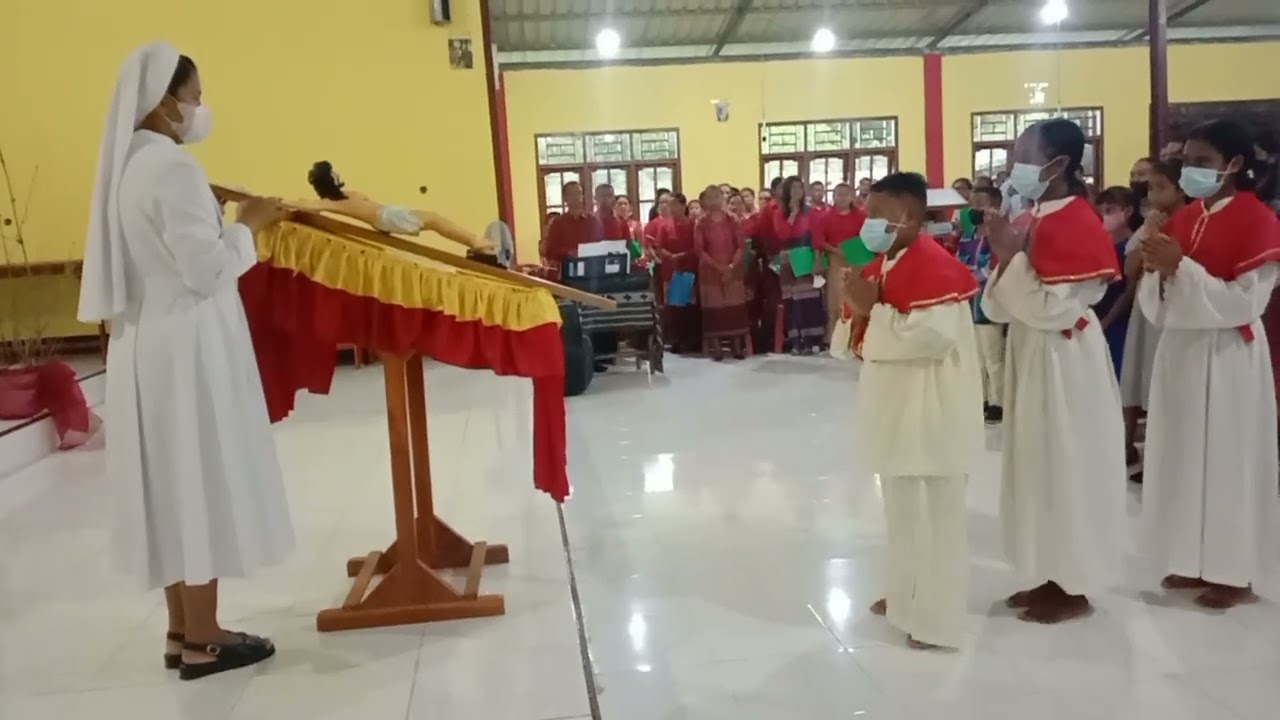 RD.Kristianus Fallo, Lihatlah Kayu Salib,Upacara Penghormatan Salib Jumat Agung Gereja Kuneru, 15422