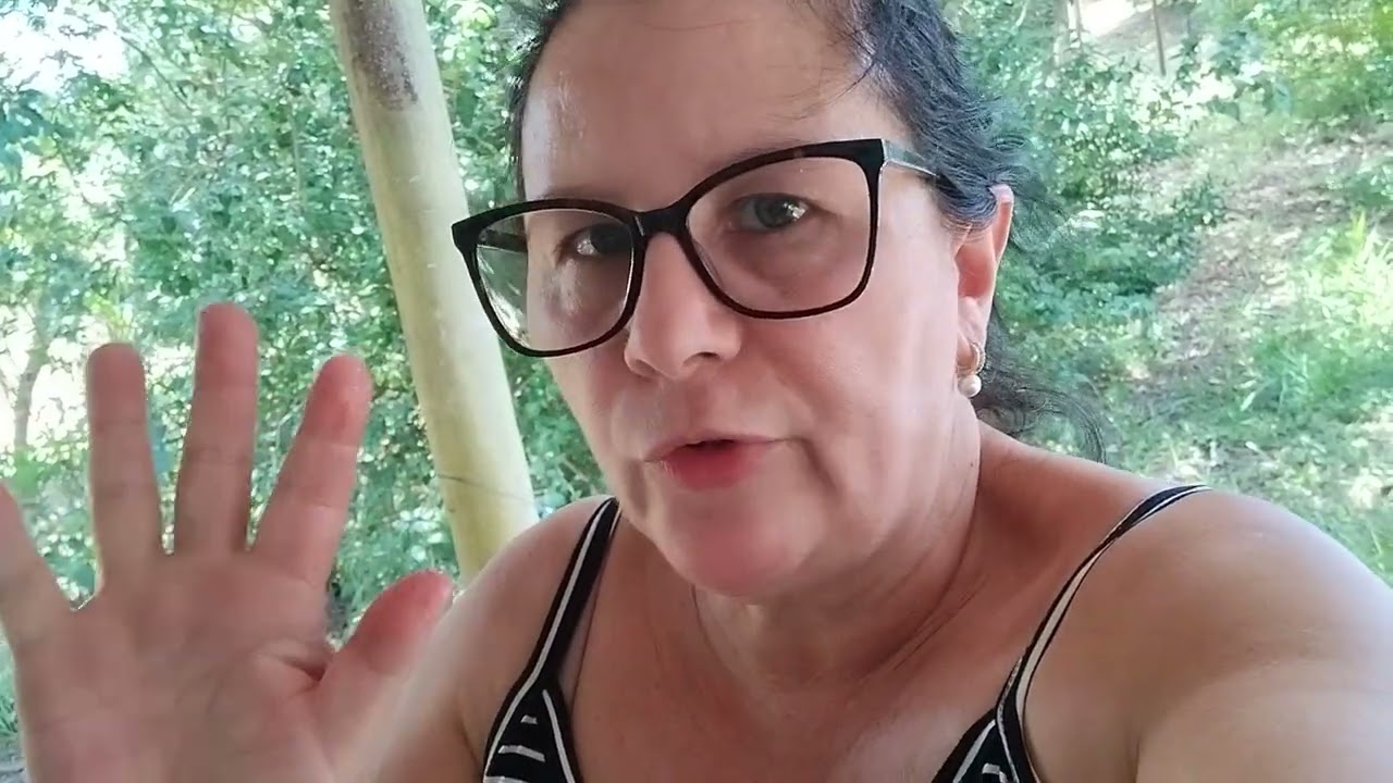 Olá meu povo preparei um delicioso arroz com tudo da Regininha  façam aí. E me digam como ficou😘