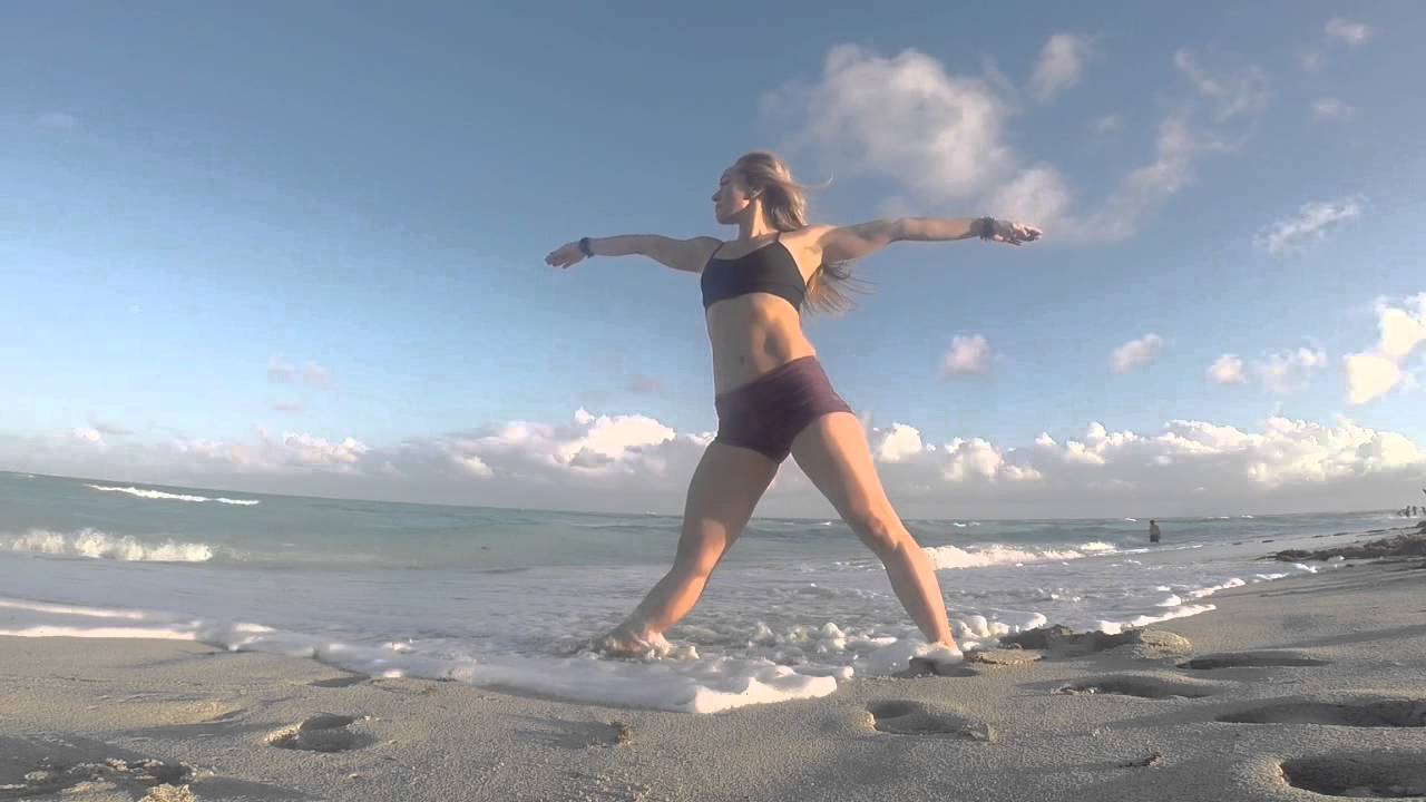 handstand atcoder Beach Yoga Demo with Kino