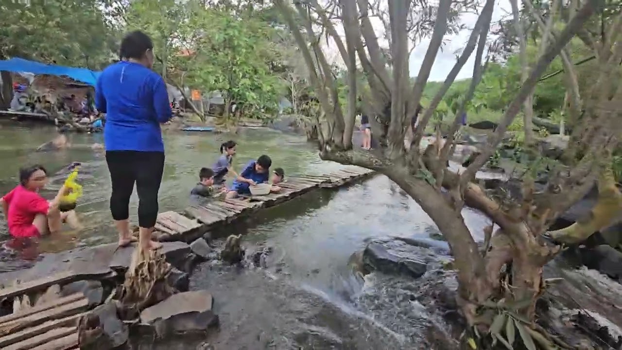 Thác hòa bình tphcm