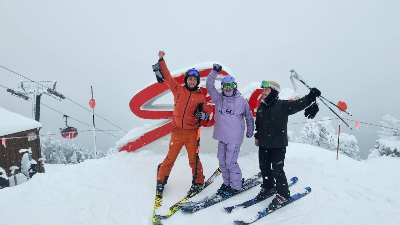 Tree 🌲 skiing on a powder day! Come along to Stowe Vermont