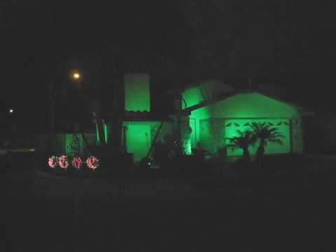 Guy's Household XMas Lights Synced to Carol of the Bells by Trans Siberian Orchestra