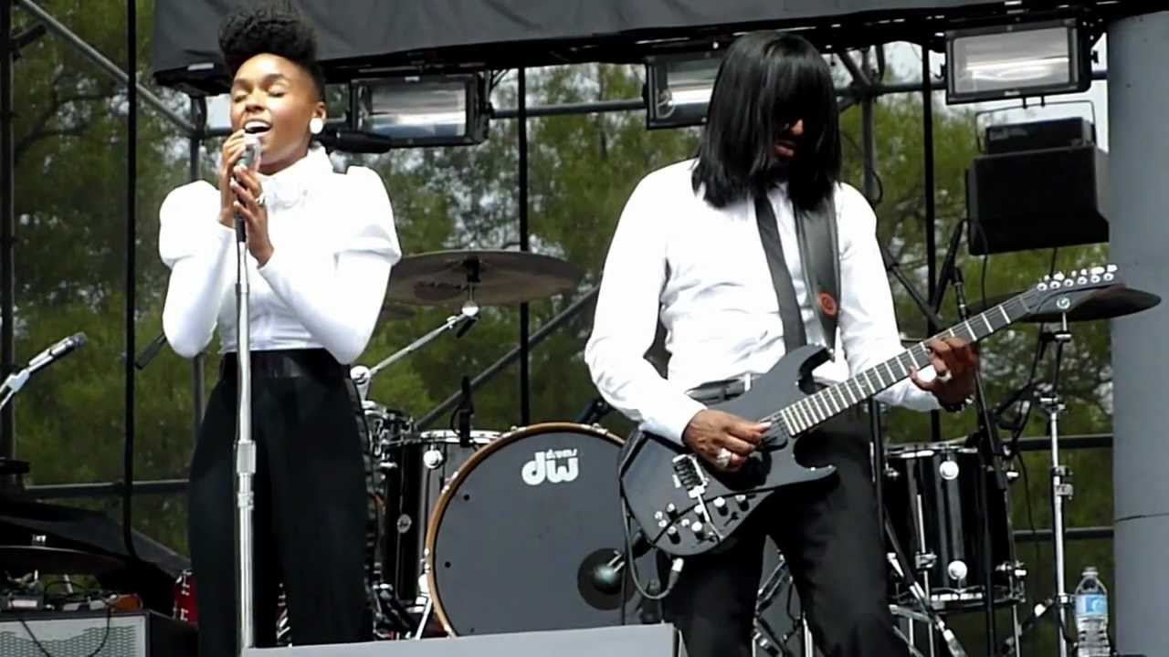 Janelle Monáe - Smile (Olympic Island - Toronto, Ontario - August 14, 2010)
