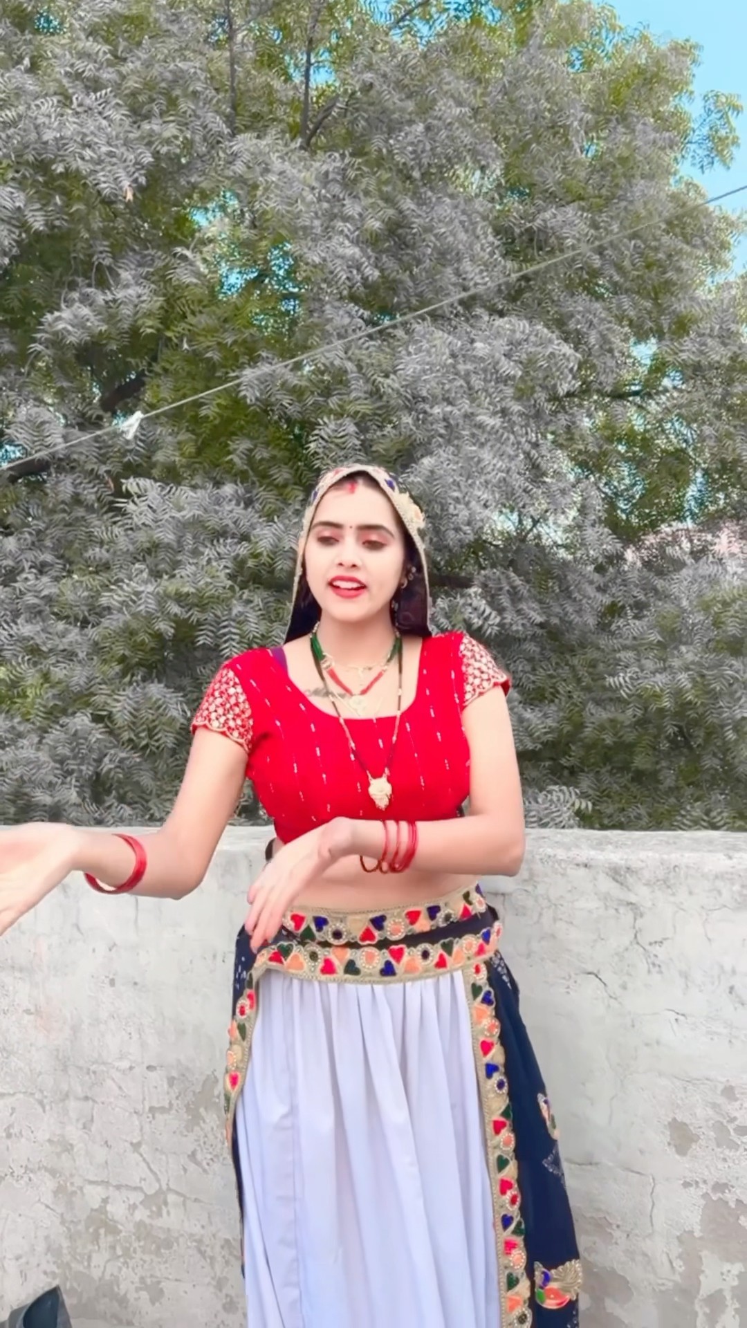 नई नई चीज़ का उने चस्का #shorts #trending #meenu #ytshorts