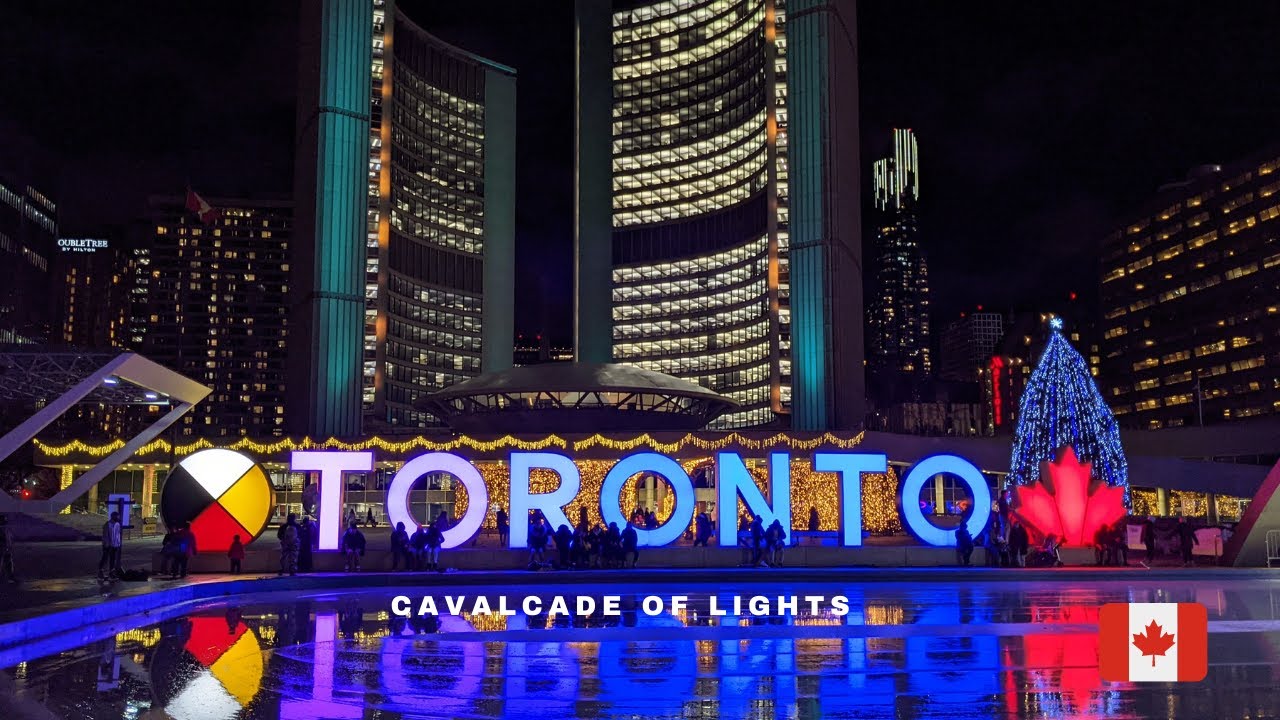 TORONTO Christmas Lights and Skating Fun at City Hall 4K - YouTube