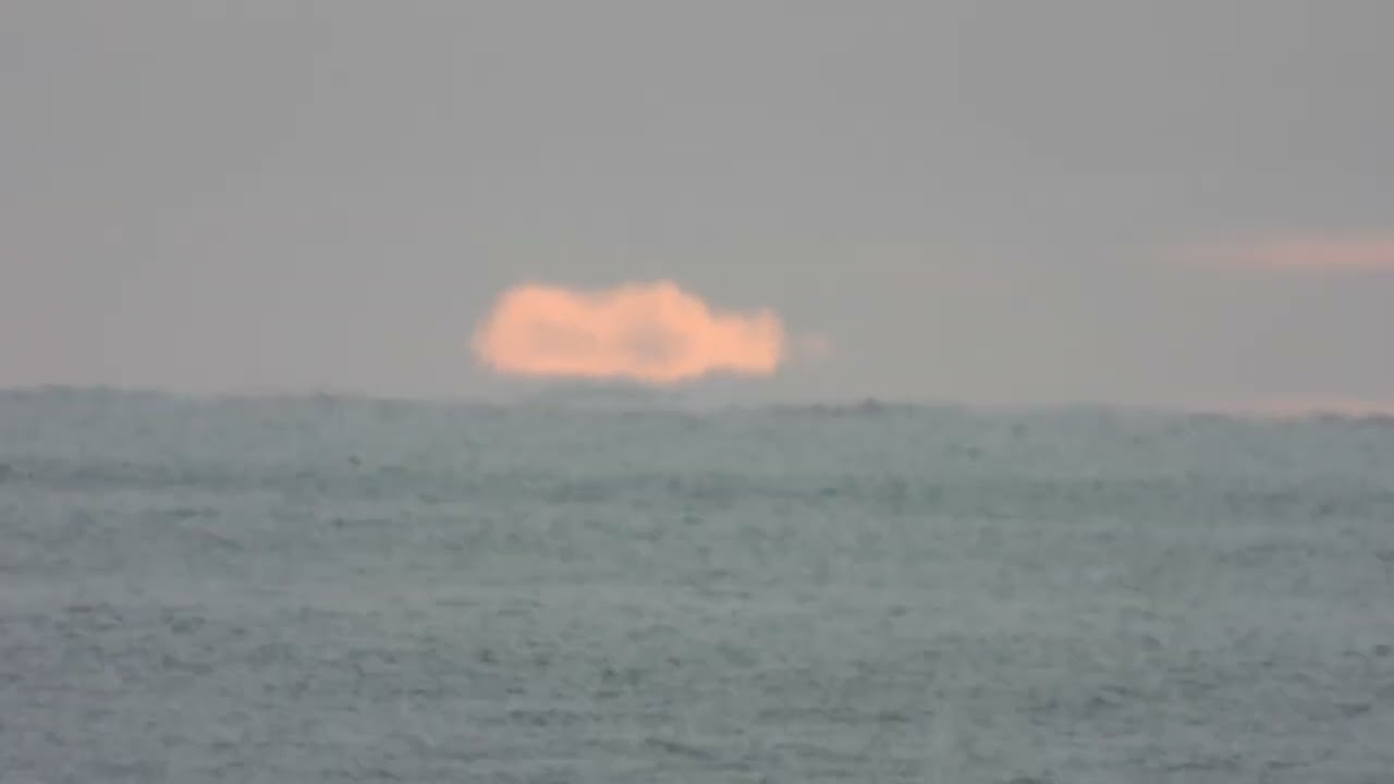 NIKON P 1000 / SMAL CLOODS ON HORIZON / SEA / MAX ZOOM