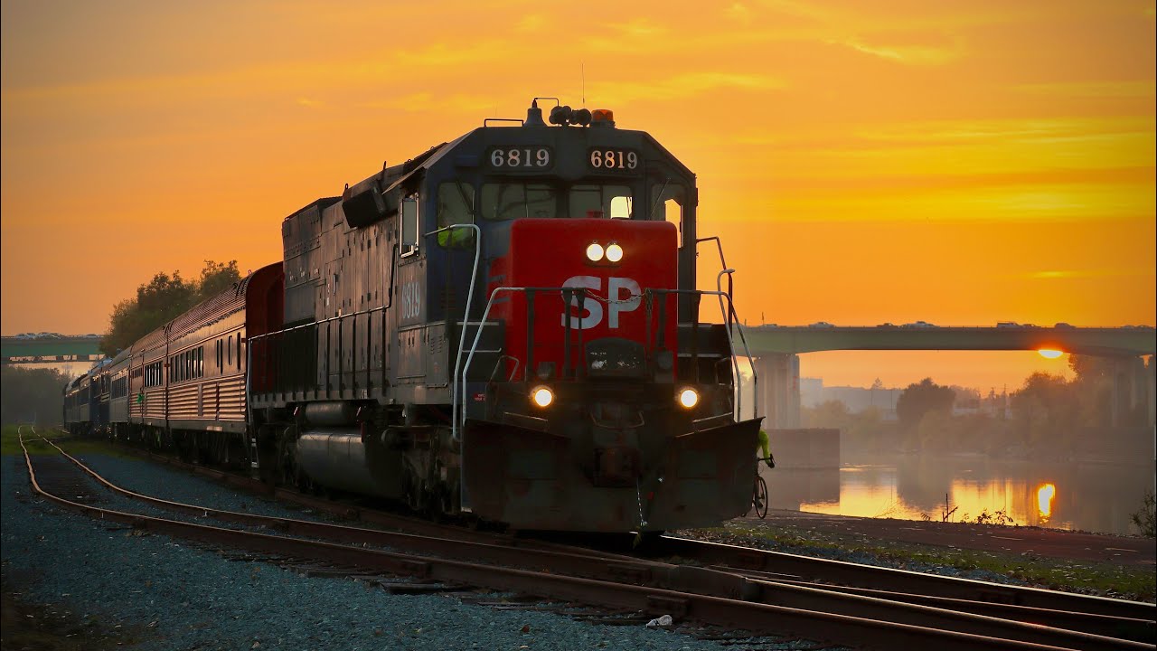 Southern Pacific Tunnel Motor 6819 Pulling the Polar Express!